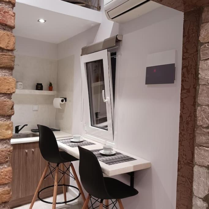 Boutique Eptalofos 15Min From Airport And Sea Apartment Kouvaras Ngoại thất bức ảnh