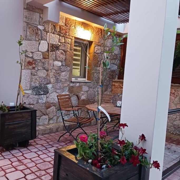 Boutique Eptalofos 15Min From Airport And Sea Apartment Kouvaras Ngoại thất bức ảnh