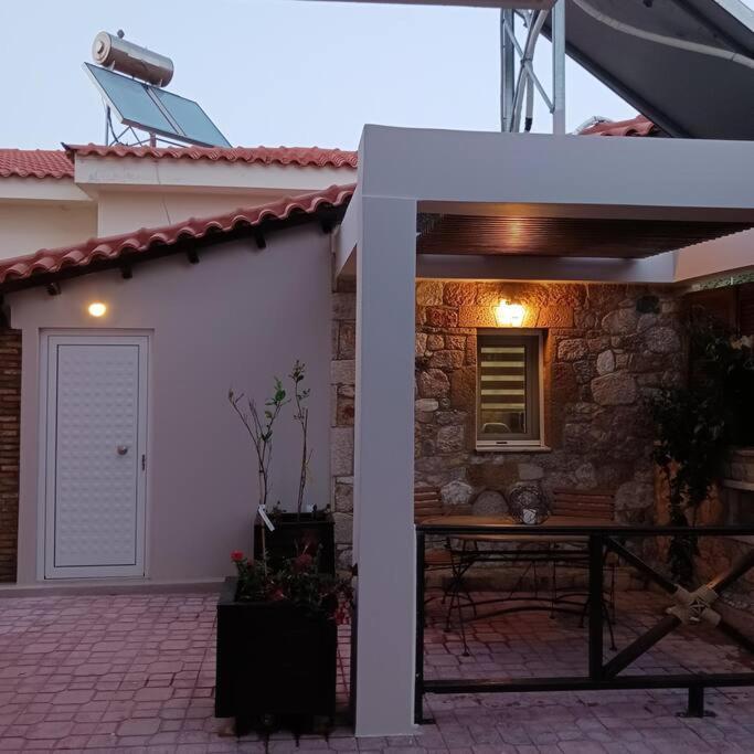 Boutique Eptalofos 15Min From Airport And Sea Apartment Kouvaras Ngoại thất bức ảnh