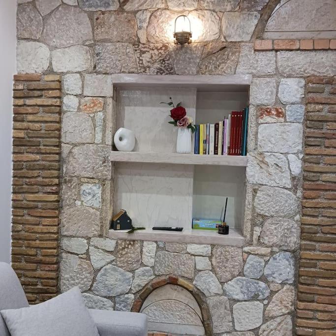 Boutique Eptalofos 15Min From Airport And Sea Apartment Kouvaras Ngoại thất bức ảnh