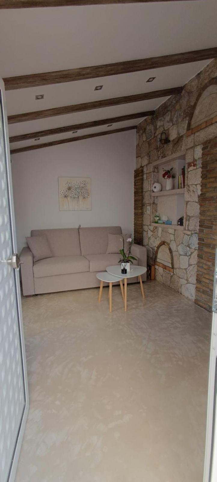 Boutique Eptalofos 15Min From Airport And Sea Apartment Kouvaras Ngoại thất bức ảnh