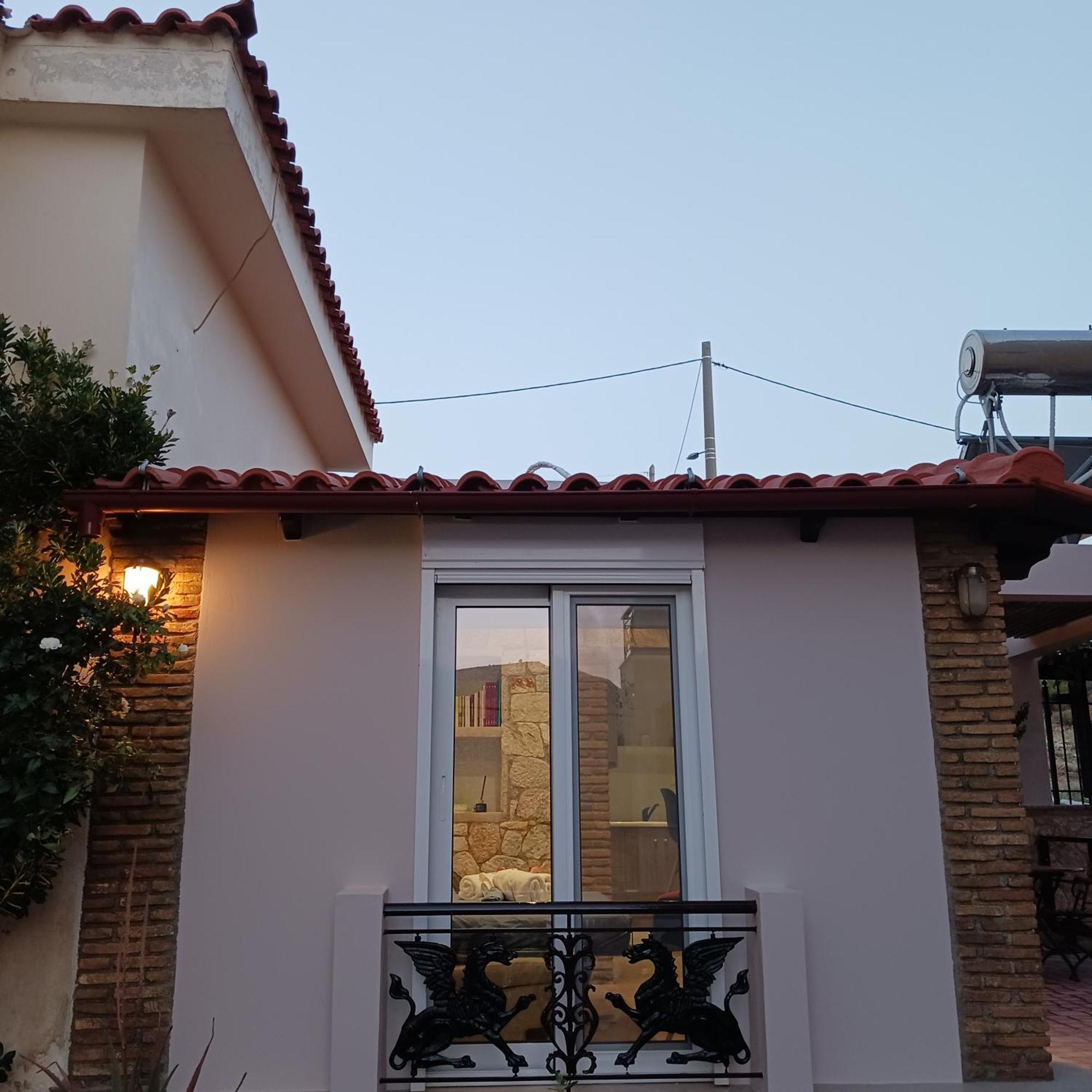 Boutique Eptalofos 15Min From Airport And Sea Apartment Kouvaras Ngoại thất bức ảnh